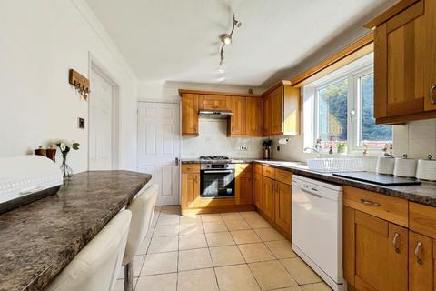 5 Middlemead, Folkestone, CT19 5UB