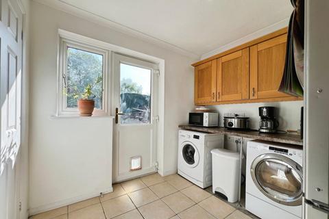 5 Middlemead, Folkestone, CT19 5UB