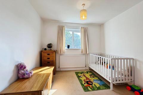 5 Middlemead, Folkestone, CT19 5UB