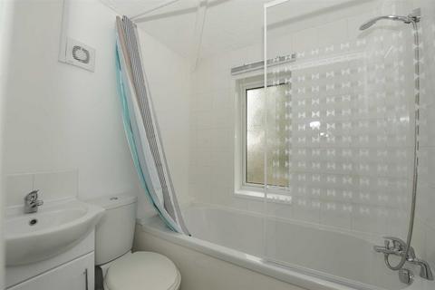 1 bedroom in a house share to rent, Finedon Road, Wellingborough