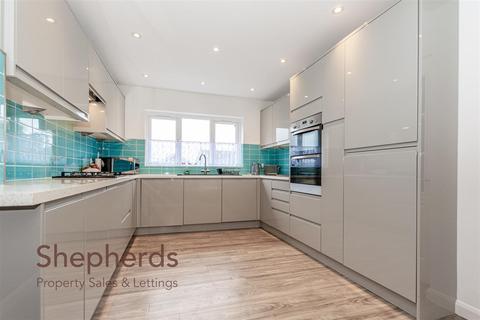 17 John Eliot Close, Nazeing, Waltham Abbey, EN9 2NZ