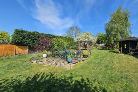 4 bedroom detached bungalow for sale, Grantham Road, Bottesford