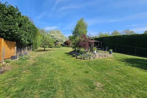 4 bedroom detached bungalow for sale, Grantham Road, Bottesford