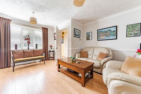 23 Chaukers Crescent, Lowestoft, NR33 8UL