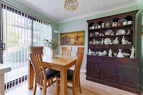 23 Chaukers Crescent, Lowestoft, NR33 8UL