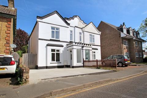 27 Chiltern View Road, Uxbridge, UB8 2PE