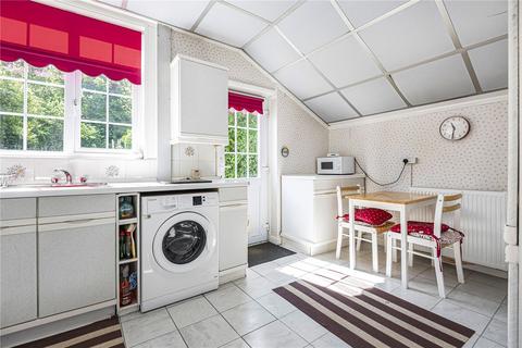 92 Cat Hill, Barnet, EN4 8HX