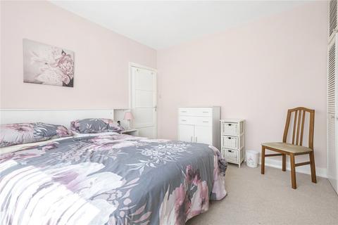 92 Cat Hill, Barnet, EN4 8HX