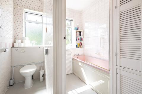 92 Cat Hill, Barnet, EN4 8HX