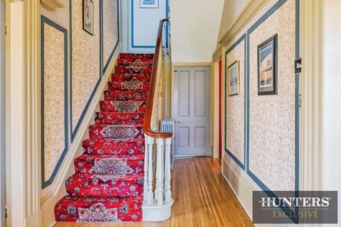 5 bedroom detached house for sale, Canton Villas, Bridlington