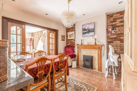 4 bedroom semi-detached house for sale, Slough Road, Iver Heath SL0