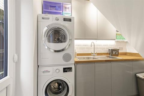6 Parsonage Way, Linton, Cambridge, CB21 4YL