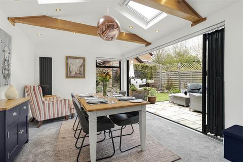 6 Parsonage Way, Linton, Cambridge, CB21 4YL