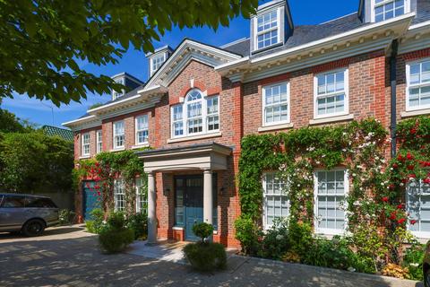 7 bedroom detached house to rent, Roehampton Gate, Roehampton, London, SW15