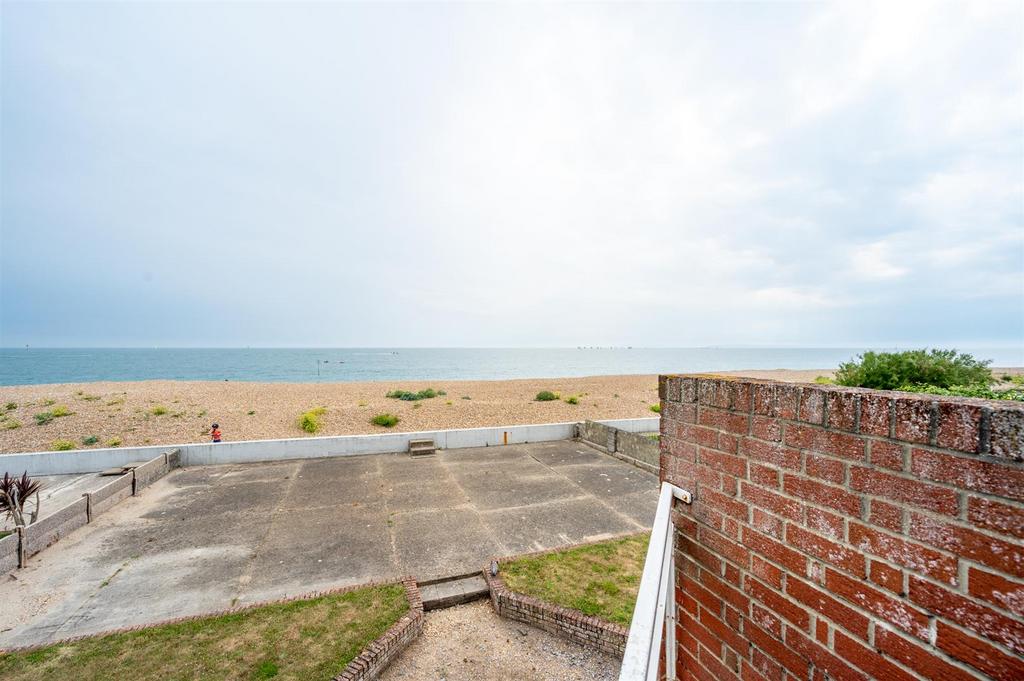 Flat 5 Regatta Court 22 6.jpg