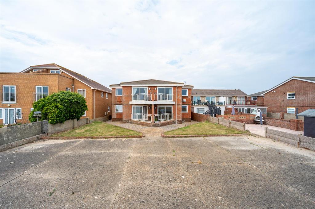 Flat 5 Regatta Court 22 19.jpg