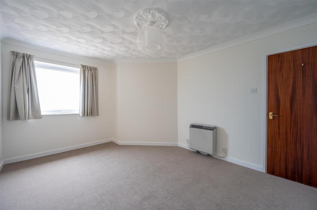 Flat 5 Regatta Court 22 13.jpg