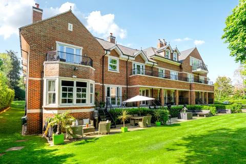 2 bedroom flat for sale, Gower Road, Weybridge, KT13