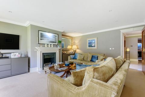 2 bedroom flat for sale, Gower Road, Weybridge, KT13