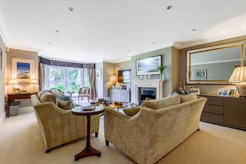 2 bedroom flat for sale, Gower Road, Weybridge, KT13