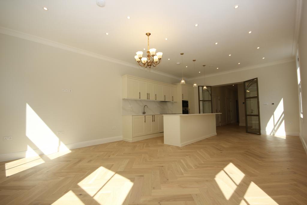 SW1 P 2 EE - 1st Floor - 3 Bedroom - 3 Bathroom