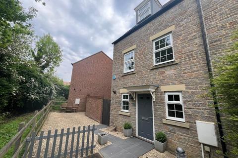 3 bedroom end of terrace house for sale, Horse Fair Lane, Rothwell, Kettering