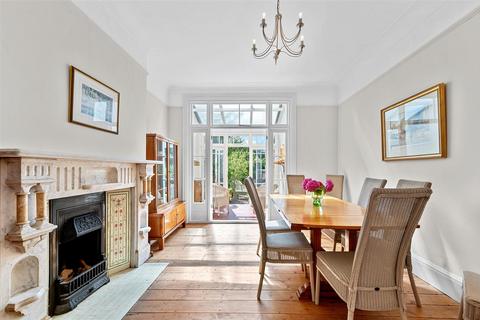 27 Dunmore Road, London, SW20 8TN