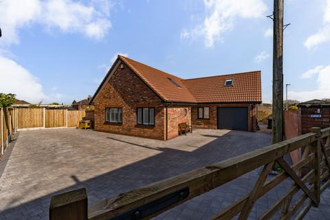 4 bedroom detached house for sale, Longshaw Common, Billinge, WN5