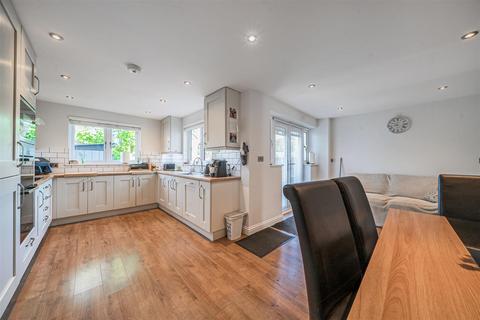 2 Corfe Gardens, Frimley, Camberley, GU16 8XN