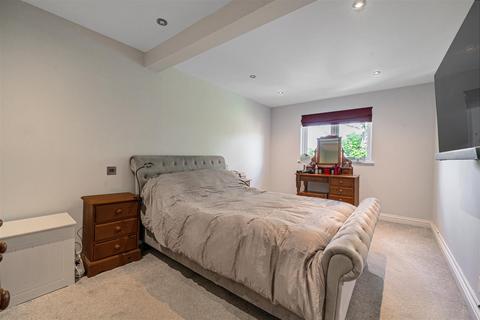 2 Corfe Gardens, Frimley, Camberley, GU16 8XN