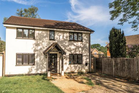 2 Corfe Gardens, Frimley, Camberley, GU16 8XN