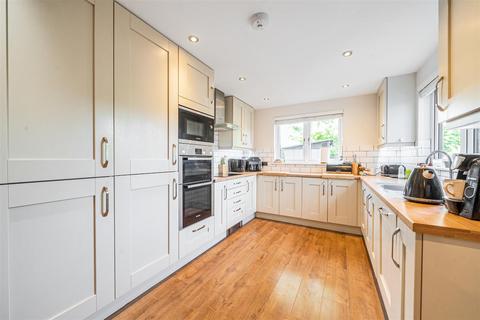 2 Corfe Gardens, Frimley, Camberley, GU16 8XN