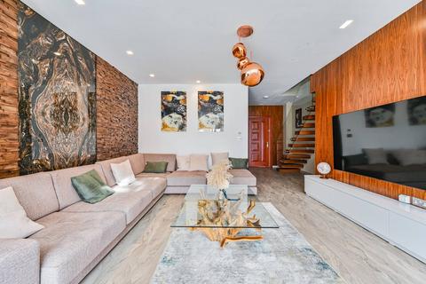 4 bedroom terraced house for sale, Glenister Park Road, Streatham Vale, London, SW16