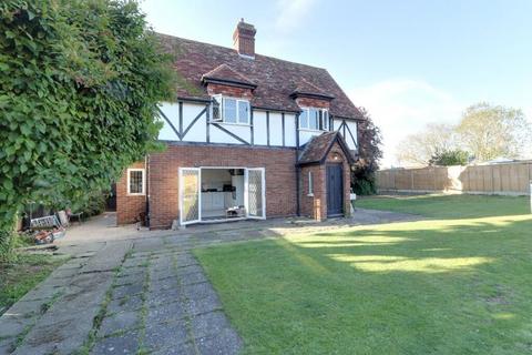 18 Pinemead, Shefford, SG17 5BG