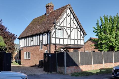18 Pinemead, Shefford, SG17 5BG