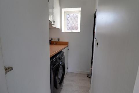 18 Pinemead, Shefford, SG17 5BG