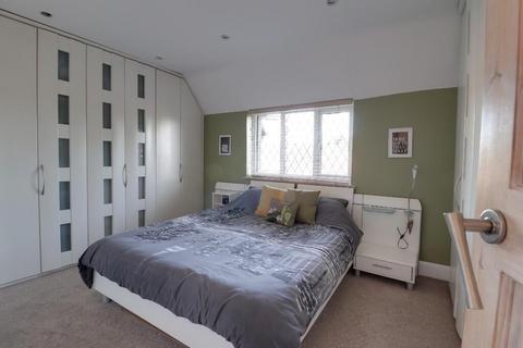 18 Pinemead, Shefford, SG17 5BG