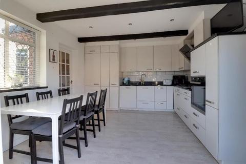 18 Pinemead, Shefford, SG17 5BG