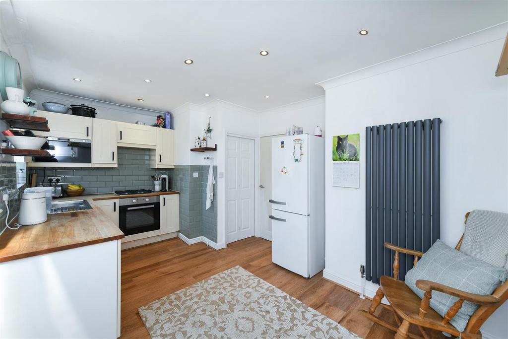 108meadowrd-5.jpg