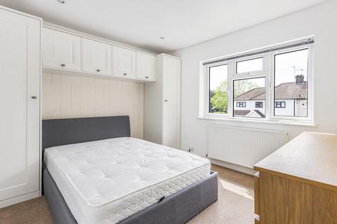 68a Meadway, Twickenham, TW2 6PQ
