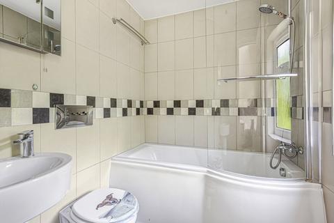68a Meadway, Twickenham, TW2 6PQ