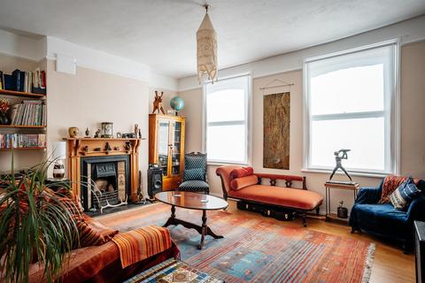 2 bedroom flat for sale, Fonthill Road, Finsbury Park