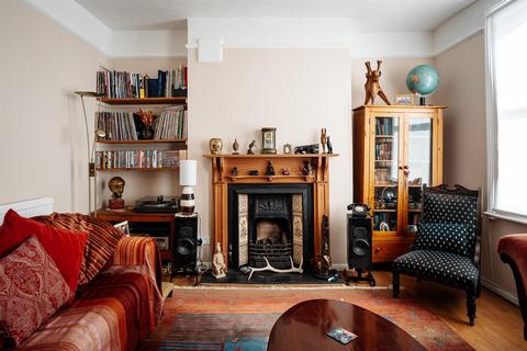 2 bedroom flat for sale, Fonthill Road, Finsbury Park
