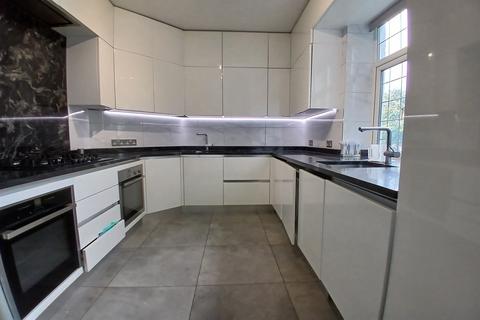 3 bedroom apartment for sale, Golders Court, Woodstock Road NW11