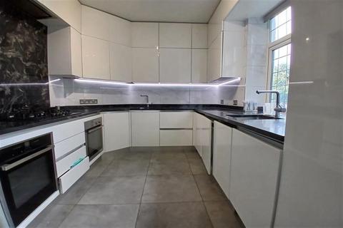 Golders Court, Woodstock Road NW11