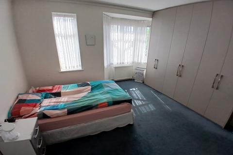 3 bedroom apartment for sale, Golders Court, Woodstock Road NW11