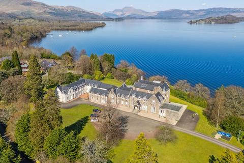 3 bedroom terraced house for sale, 15 Lomond Castle, G83 8EE