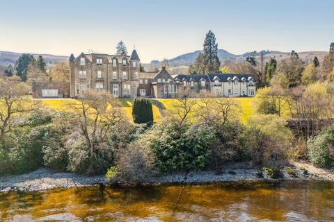 3 bedroom terraced house for sale, 15 Lomond Castle, G83 8EE