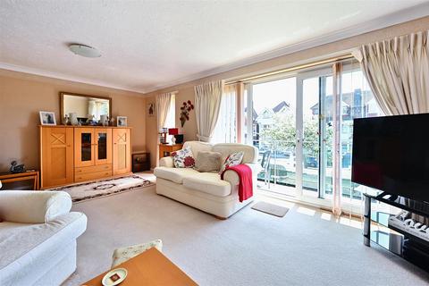 2 bedroom flat for sale, Buckhurst Road, Bexhill-On-Sea