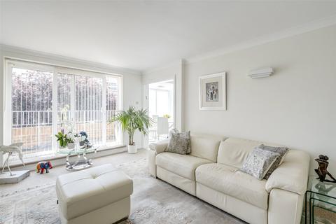 2 bedroom flat for sale, Grand Avenue, Worthing, West Sussex, BN11